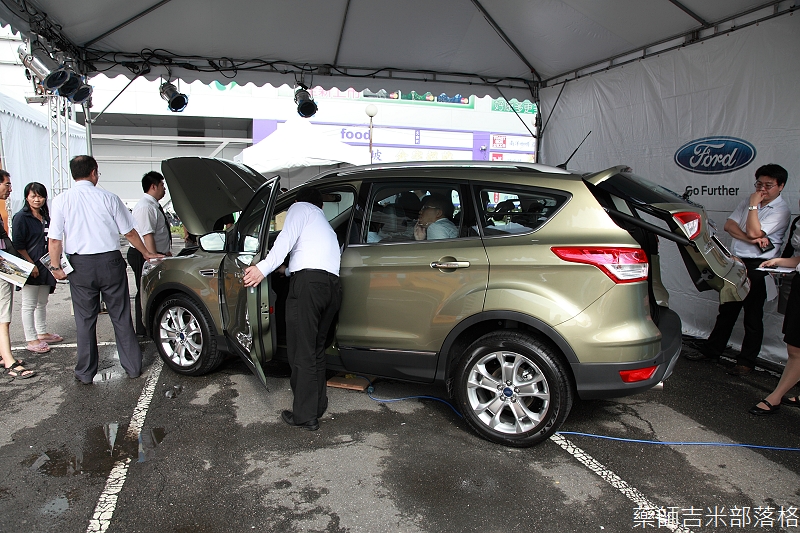 Ford_KUGA_SYNC_118