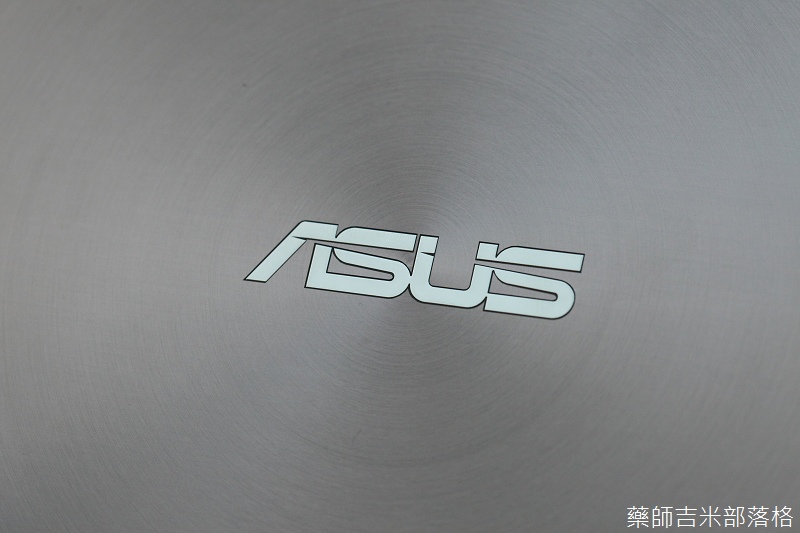 ASUS_ZENBOOK_071.jpg