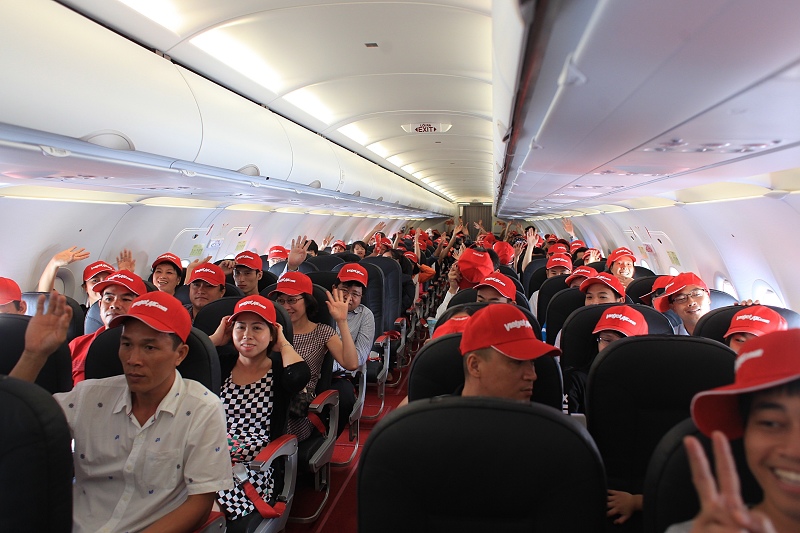 Vietjet_100.jpg