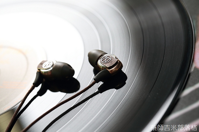 Teicneo_headphone_127.jpg Teicneo_headphone_127.jpg
