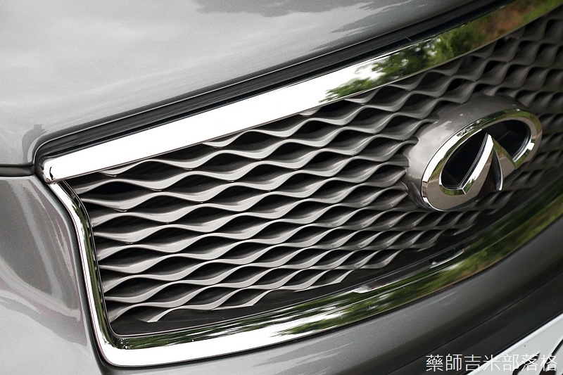 Infiniti_QX50_242.jpg