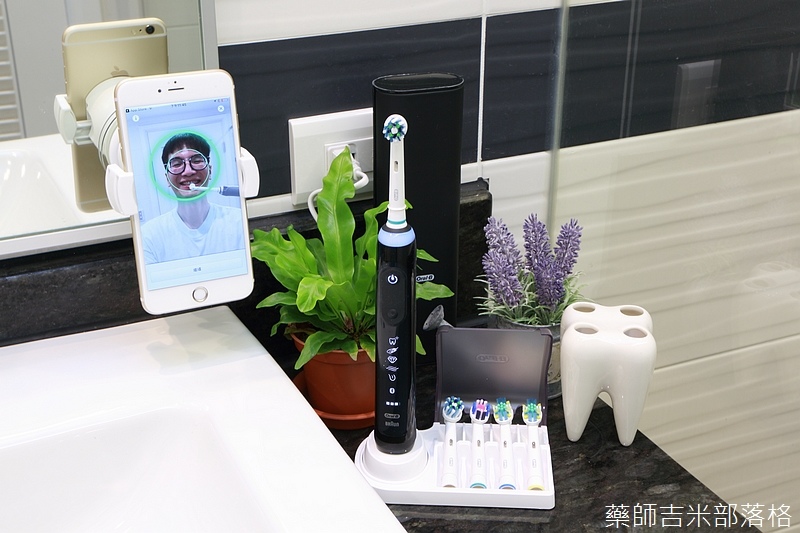 Oral-B_9000_208.jpg Oral-B_9000_208.jpg