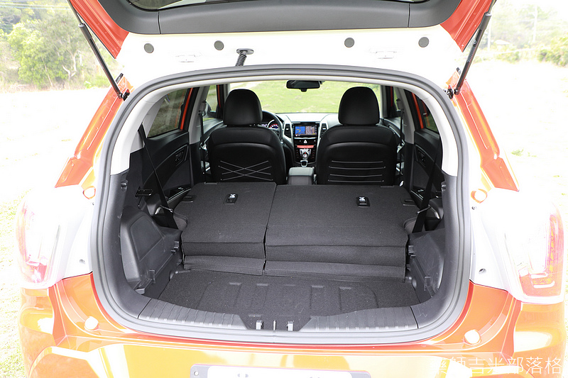 SSANGYONG_TIVOLI_340.jpg