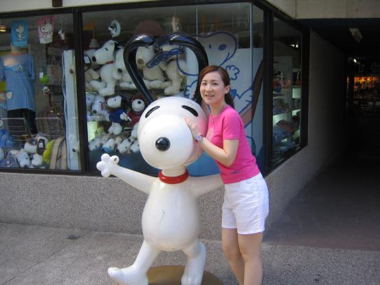 THE SNOOPY SHOP IN YOHO