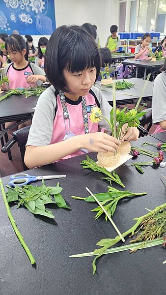 新興國中職業試探與體驗--架構花藝