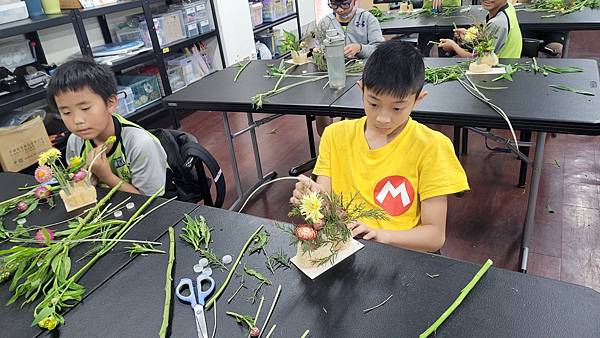 新興國中職業試探與體驗--架構花藝