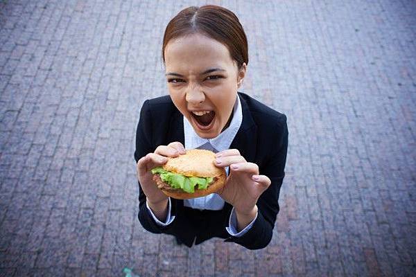businesswoman-with-a-burger_1098-402.jpg businesswoman-with-a-burger_1098-402.jpg
