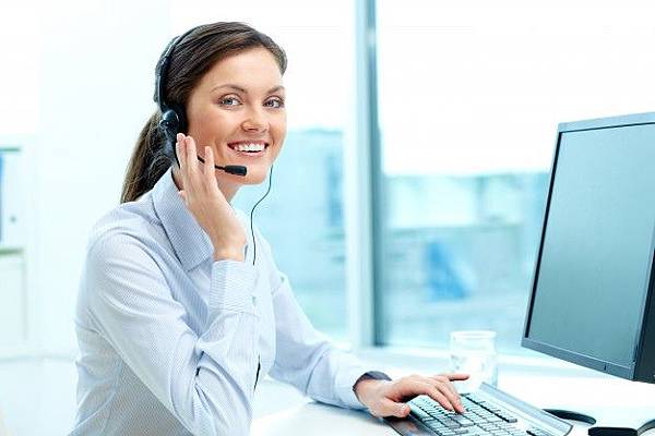 businesswoman-in-a-call-center-office_1098-984.jpg businesswoman-in-a-call-center-office_1098-984.jpg