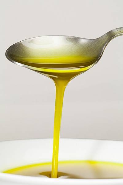 spoon-with-olive-oil_1216-425.jpg