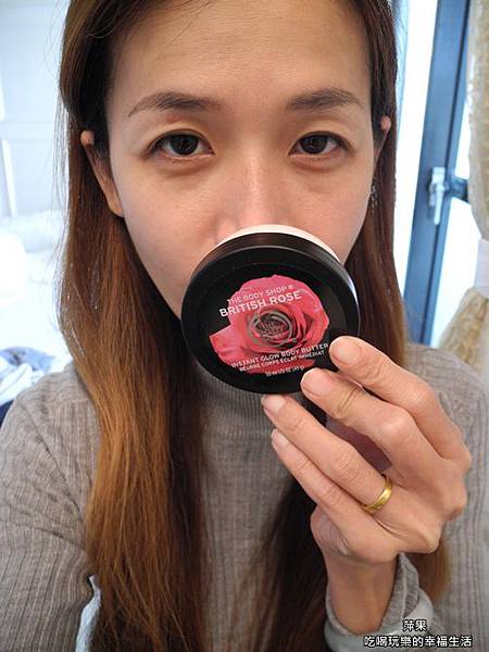 The Body Shop 英皇玫瑰嫩膚身體滋養霜2.jpg