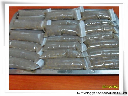 DIY古早味【冷凍袋綠豆冰棒】用剩下的綠豆湯做冰棒、冰涼消暑