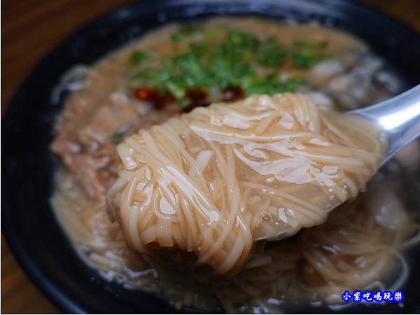 綜合麵線加辣-無敵號赤肉大腸蚵仔麵線 (4).jpg