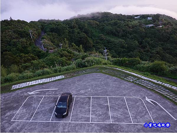 停車場-花蓮最美秘境-景觀玻璃屋 (2).jpg