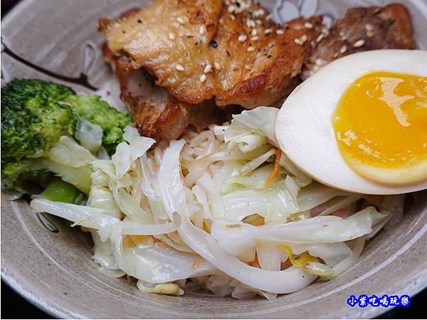 嫩肩腿排丼-路弁攤丼飯、炒泡麵專賣 (1).jpg