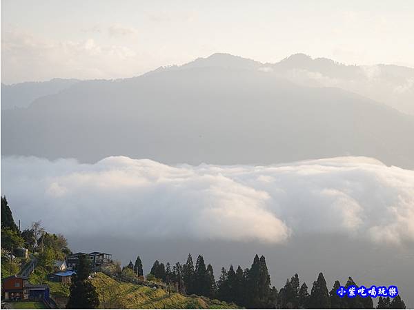 恩愛農場雲瀑.jpg