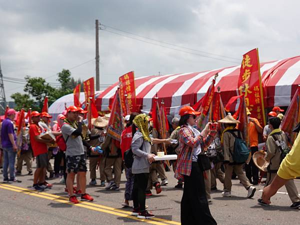 台中旅遊/大甲媽祖遶境進香回鑾/來呼女神(媽祖婆)請客【大甲