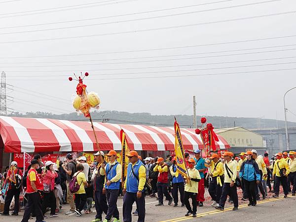 大甲媽祖遶境回鑾【大甲媽總領隊點心站】送『大甲媽壓轎金』現場