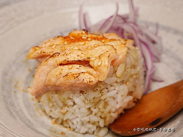 炙燒鮭魚丼飯-火之舞桃園店 (2).jpg