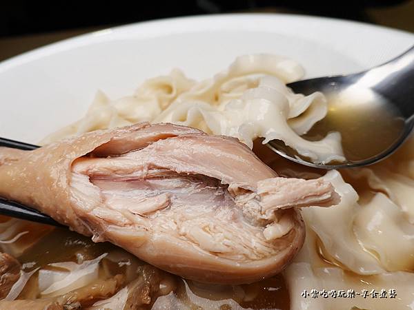 剝皮辣椒雞湯麵-食雞成熟 (1).jpg