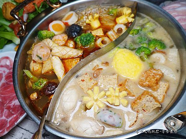 煮鸳鸯火锅-利津鱼丸 (2).jpg