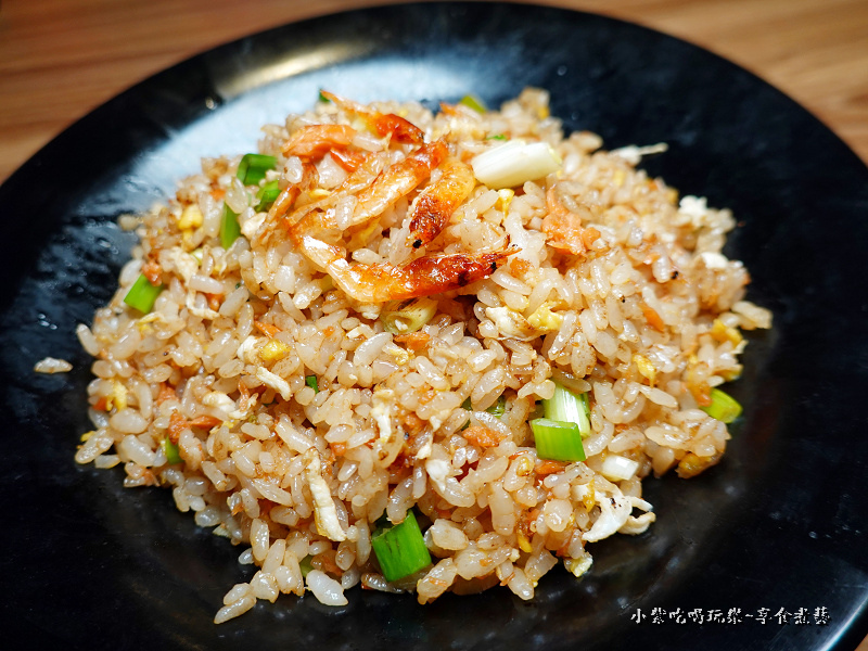 櫻花蝦鮭魚炒飯-鳥居町串烤酒場 (2).jpg