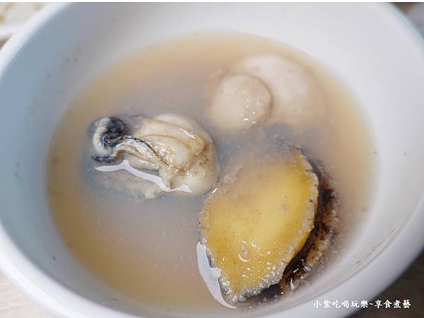 柴魚昆布海鮮湯-2023紅巢燒肉工房 (1).jpg