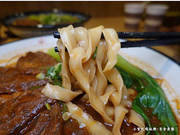 宮廷麻辣牛肉麵-集英會牛肉麵中央東店 (3).jpg