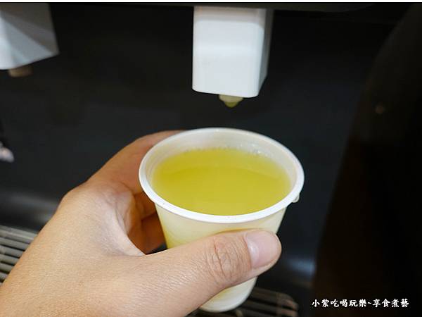 卡曼橘果汁-逸小鍋鍋物中壢健行總店.jpg