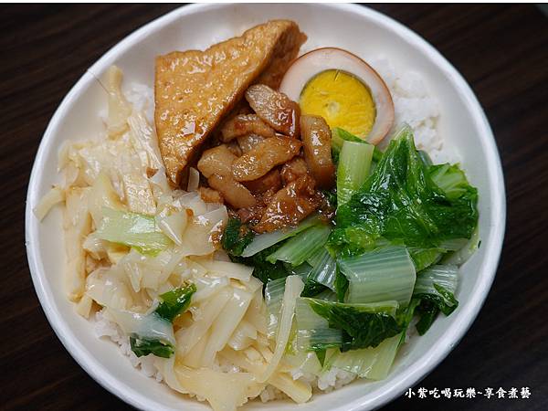 外帶-半隻燒鴨飯-鵝有雞燴鶯桃店 (1).jpg