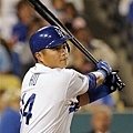 080606 Chin-lung Hu swings for an RBI triple during the fifth inning.jpg