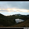 陽光灑在雲海上