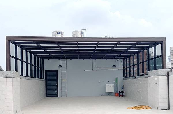 不銹鋼玻璃採光罩 (2).jpg