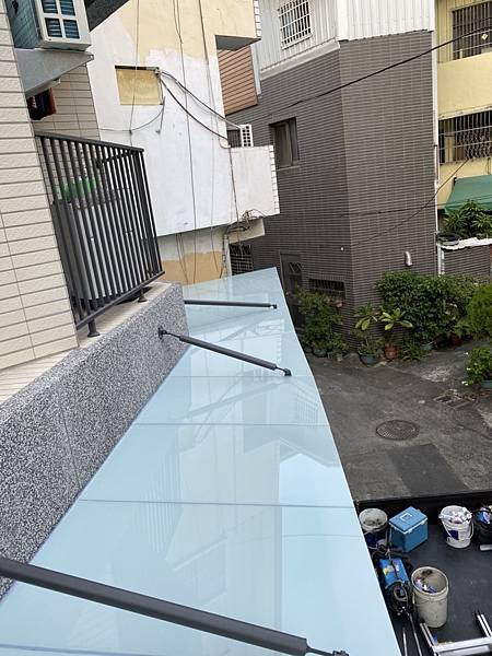 不銹鋼玻璃採光罩 (3).jpg