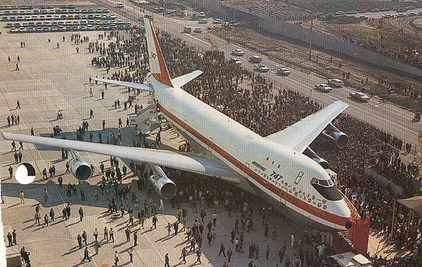 First-Boeing-747