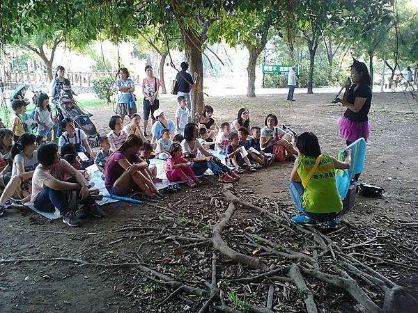 聽故事的小朋友與大樹跟+ 聽故事的小朋友與大樹跟+