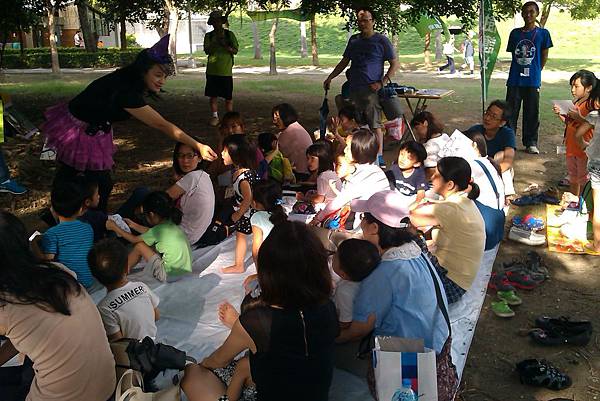 超踴躍的小朋友搶答 超踴躍的小朋友搶答