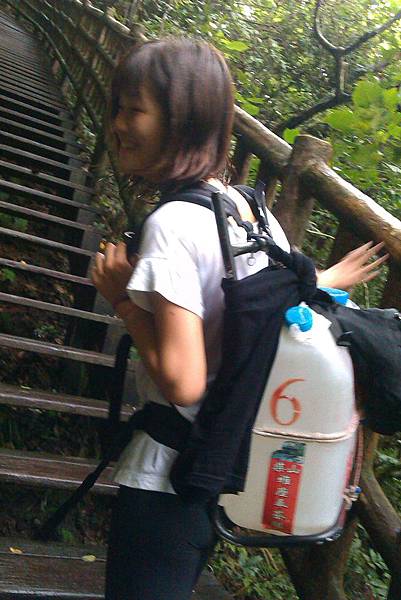 IMAG1453_第一次揹水!.jpg