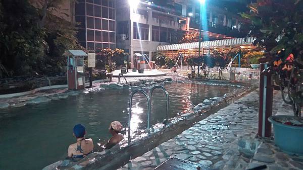 P_20161110_194433_溫泉池+ P_20161110_194433_溫泉池+
