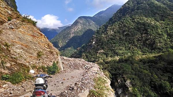 P_20161214_090635_HDR_慕谷慕魚賞魚區的盡頭+.jpg P_20161214_090635_HDR_慕谷慕魚賞魚區的盡頭+.jpg