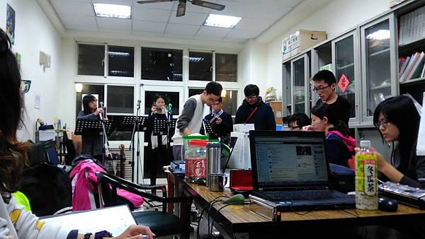 P_20161216_200557_舊鐵道前驗曲中1+.jpg P_20161216_200557_舊鐵道前驗曲中1+.jpg