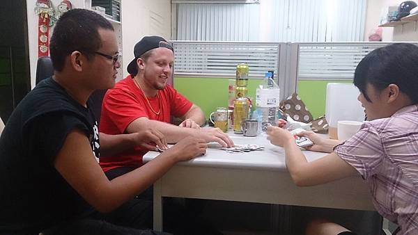 DSC_0113_打牌合照3+.JPG DSC_0113_打牌合照3+.JPG