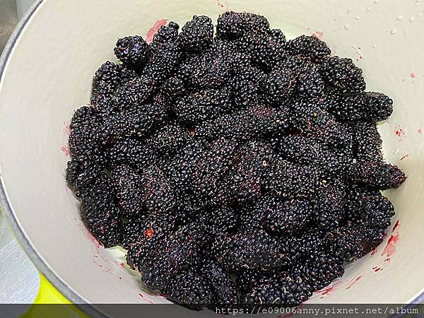 甜蜜CD家桑葚果醬做法 (4).jpg 甜蜜CD家桑葚果醬做法 (4).jpg