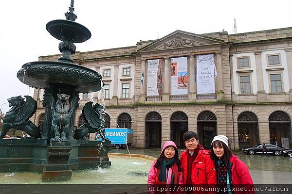 2020-01-28 葡萄牙D2-1波爾圖大學.獅子噴泉.對面是「卡莫教堂」小天使玫瑰花冰淇淋店 (39).jpg