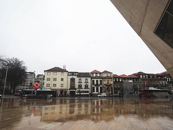 2020-01-29 葡萄牙D3-3-1搭公車去波爾圖音樂廳 (9).jpg