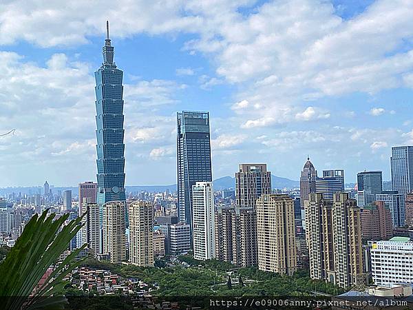 甜蜜CD家住台北寒舍艾麗酒店早餐後去象山走走 (51).jpg