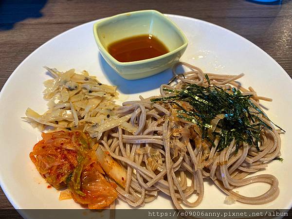 110.12.10萬華凱達飯店家庭房一泊二食.百宴早餐.龍山寺 (22).jpg