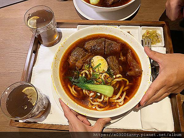 甜蜜CD家住台北中山久昱希爾頓逸林酒店早餐與牛肉麵晚餐 (8).jpg