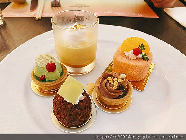 甜蜜CD加入住台北福華飯店行政套房、彩虹座自助下午茶 (25).jpg 甜蜜CD加入住台北福華飯店行政套房、彩虹座自助下午茶 (25).jpg