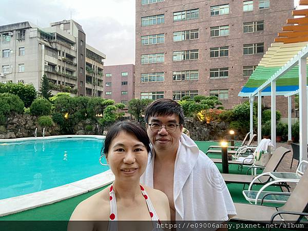 甜蜜CD加入住台北福華飯店行政套房.在貴賓室吃晚餐,晚茶,泳池、健身房,彩虹座早餐 (20).jpg 甜蜜CD加入住台北福華飯店行政套房.在貴賓室吃晚餐,晚茶,泳池、健身房,彩虹座早餐 (20).jpg