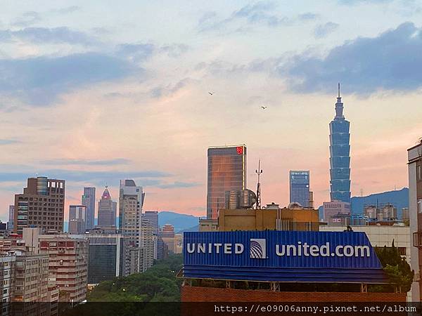 甜蜜CD加入住台北福華飯店行政套房.在貴賓室吃晚餐,晚茶,泳池、健身房,彩虹座早餐 (22).jpg 甜蜜CD加入住台北福華飯店行政套房.在貴賓室吃晚餐,晚茶,泳池、健身房,彩虹座早餐 (22).jpg